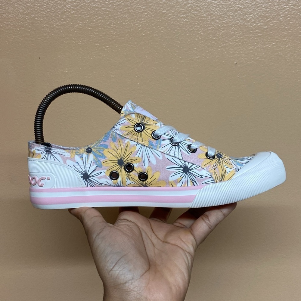 Rocket Dog Jazzin Floral Print Sneakers - Picture 7 of 16